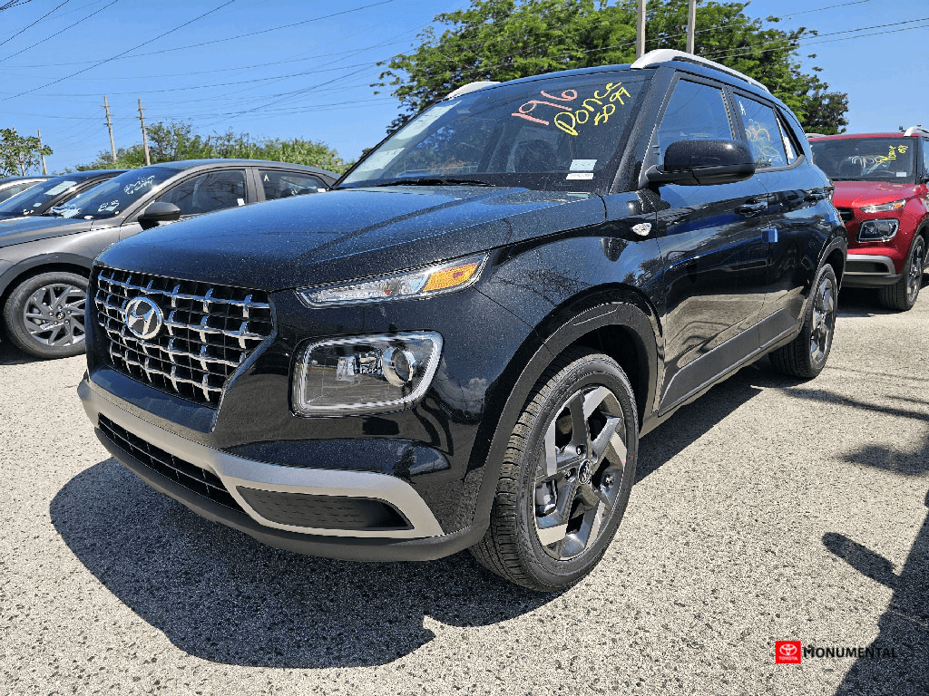 2024 Hyundai Venue SE's photo