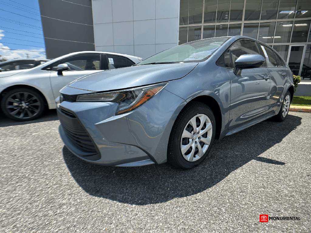 2024 Toyota Corolla LE's photo