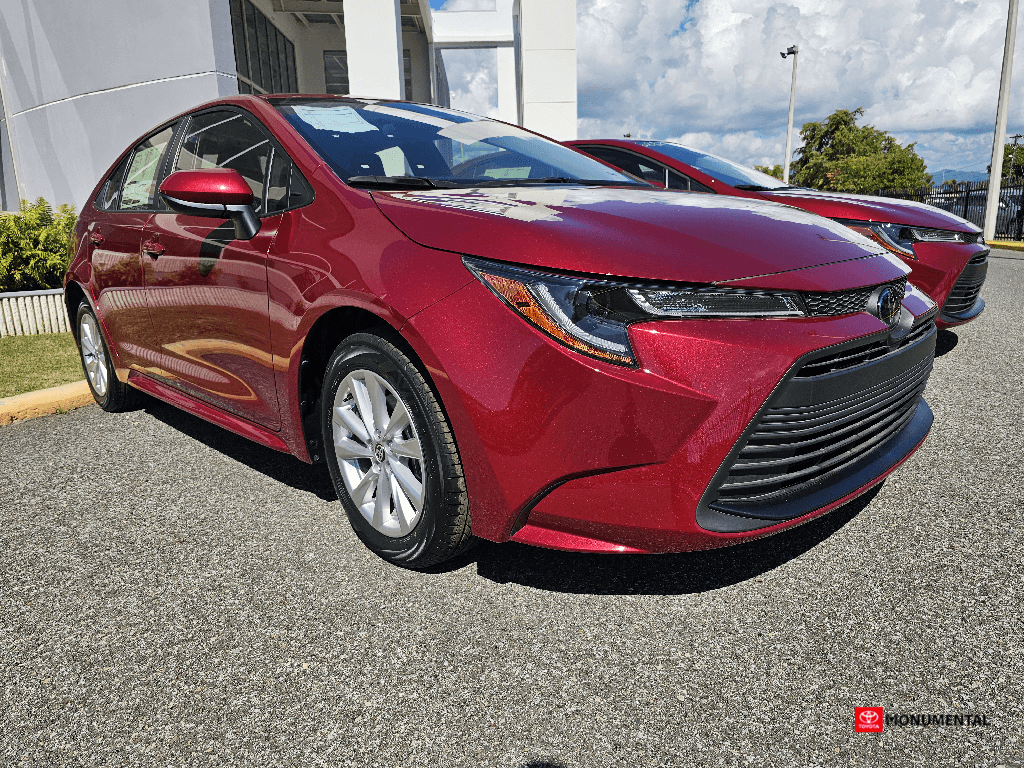 2024 Toyota Corolla LE's photo