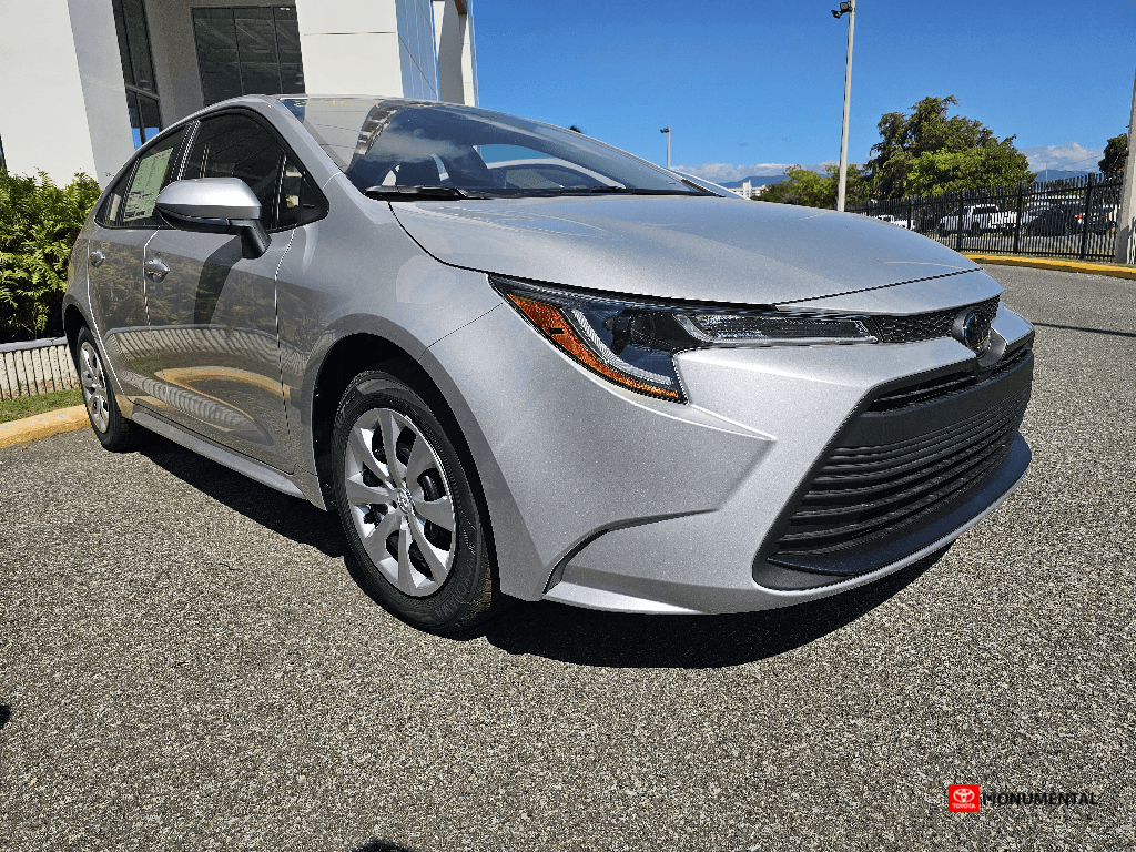 2025 Toyota Corolla LE's photo