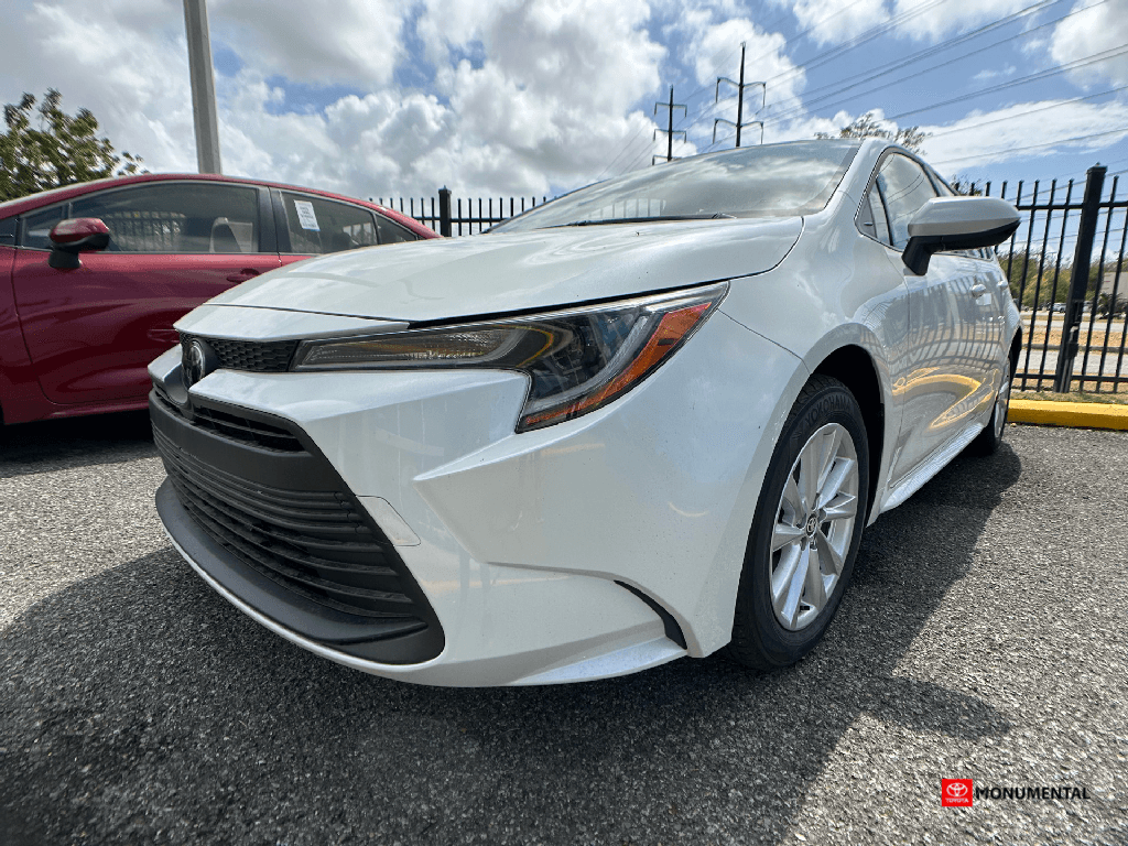 2025 Toyota Corolla LE's photo