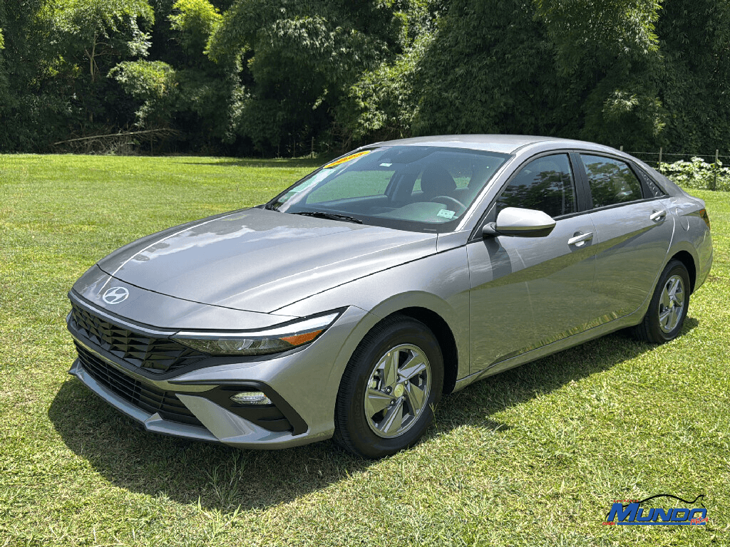 2025 Hyundai Elantra SE's photo