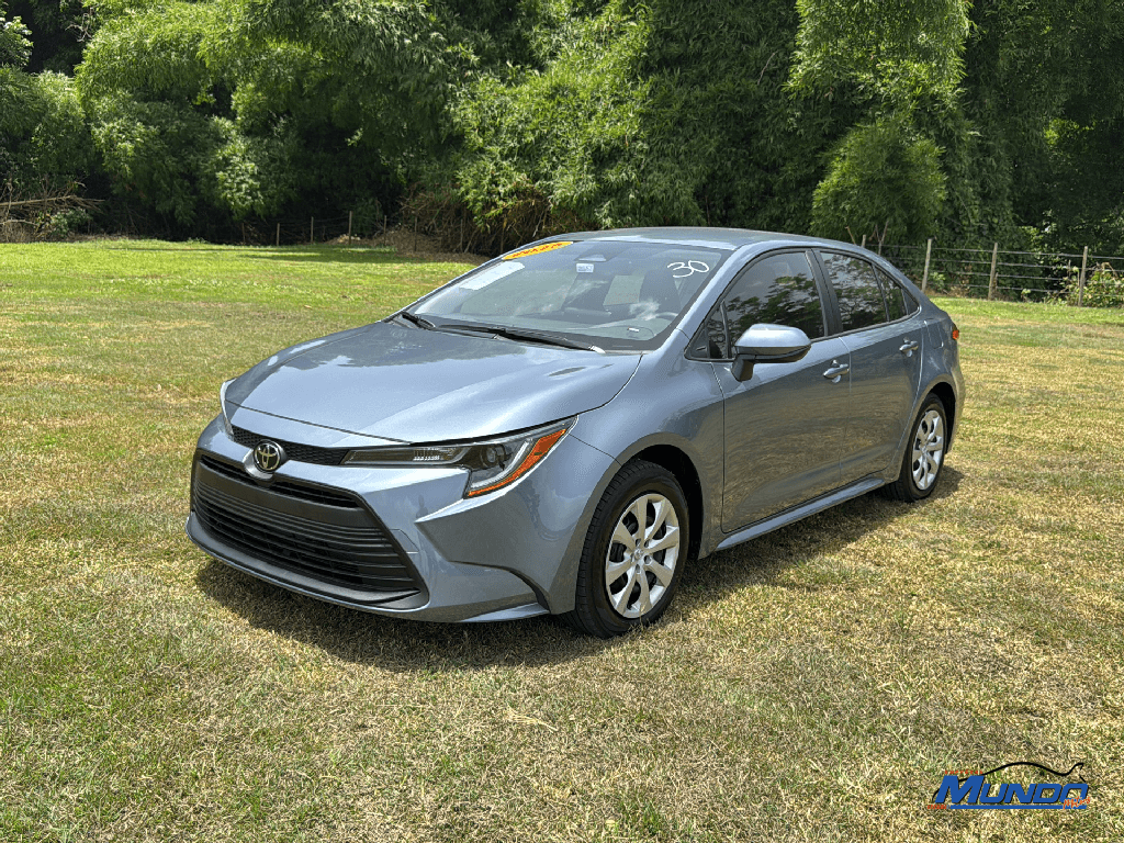 2025 Toyota Corolla LE's photo
