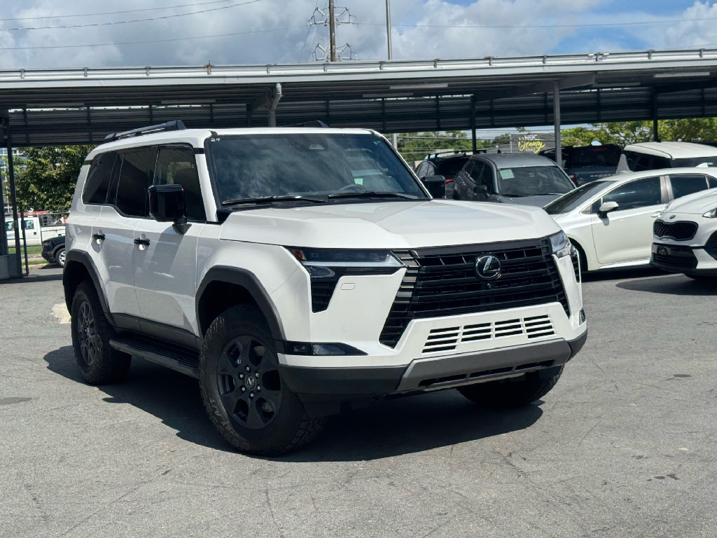 2024 Lexus GX Overtrail's photo