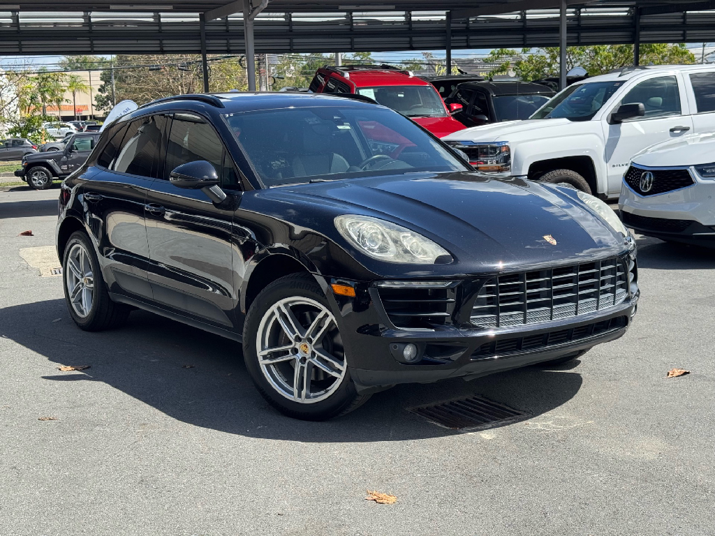 2017 Porsche Macan Base's photo